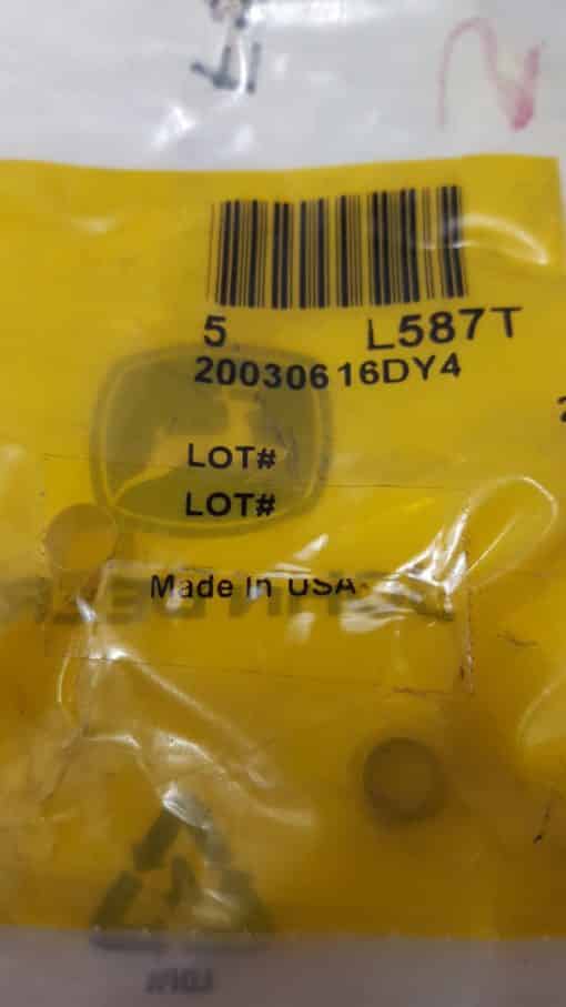 John Deere L587t