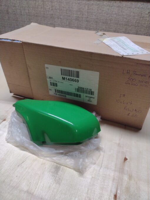 John Deere bumper piece M140669