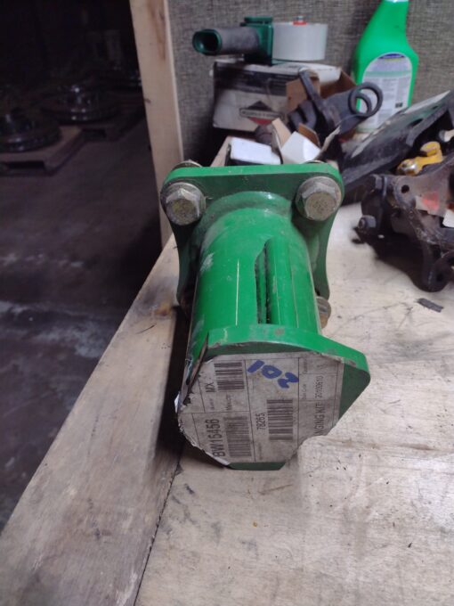 Deere bw15456 Loader mount (only one side)