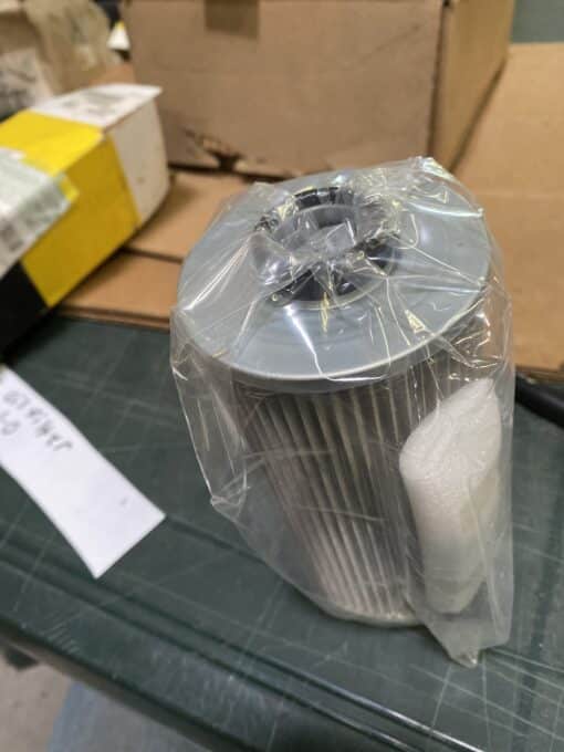 John Deere Hydraulic oil filter LVA802810 - Image 2