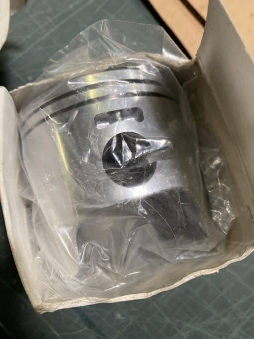 Polaris pure ATV explorer piston and clips - Image 3