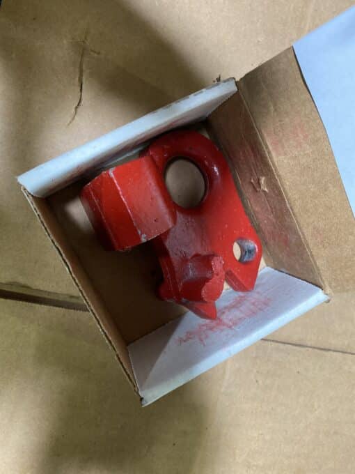 A&I lift arm latch A-398373R1 - Image 2