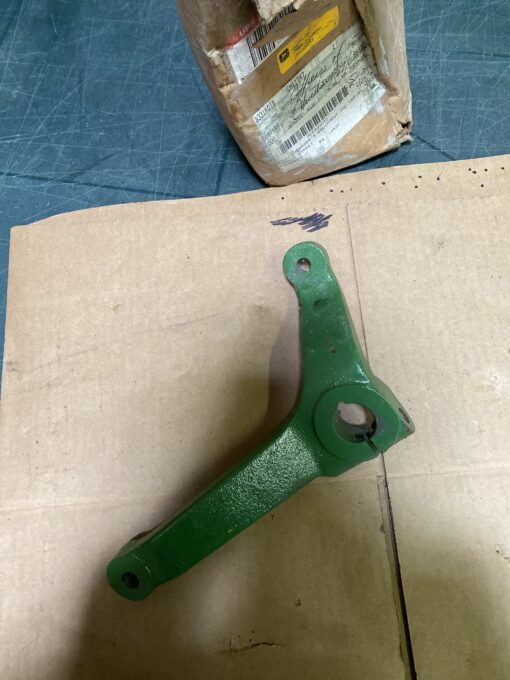 John Deere CH11047 steering arm - Image 2