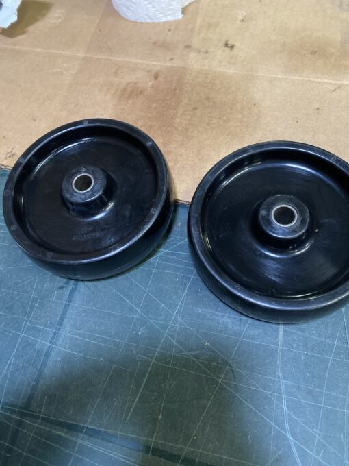 John Deere equipment wheels AM33718 - Image 2