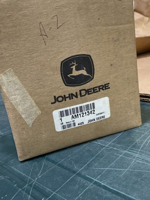 John Deere equipment spindle AM121342